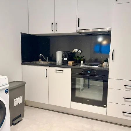 Appartamento Spacious With Patio Wiener Neudorf